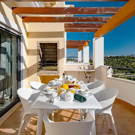 Apartment Ocean View 2 With Pool By Homing *