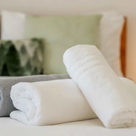 Ocean View 2 With Pool By Homing 라고스